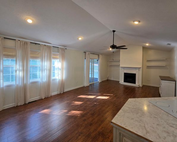 93 Penny Lane, Albany, KY 42602