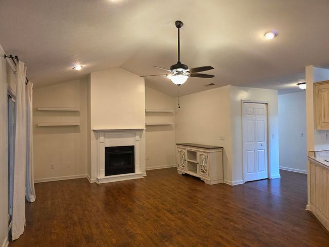 93 Penny Lane, Albany, KY 42602