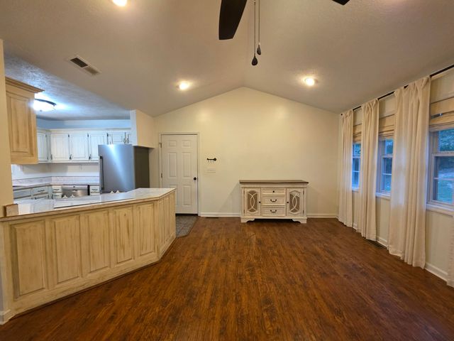 93 Penny Lane, Albany, KY 42602