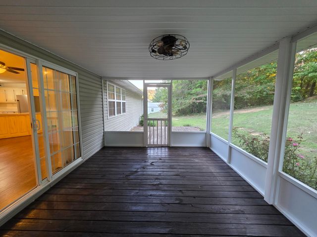 93 Penny Lane, Albany, KY 42602