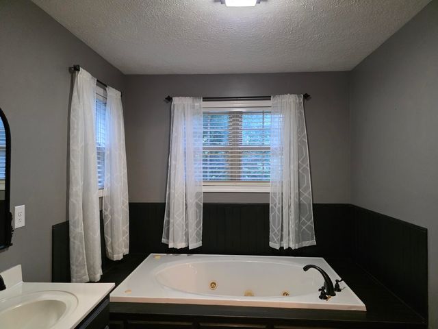 93 Penny Lane, Albany, KY 42602