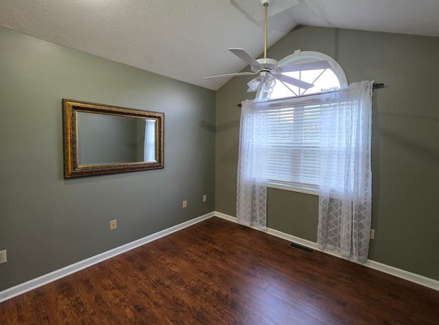 93 Penny Lane, Albany, KY 42602