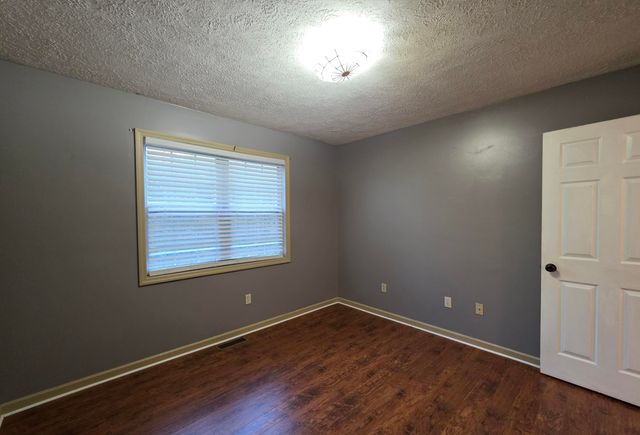 93 Penny Lane, Albany, KY 42602