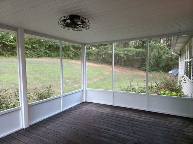 93 Penny Lane, Albany, KY 42602