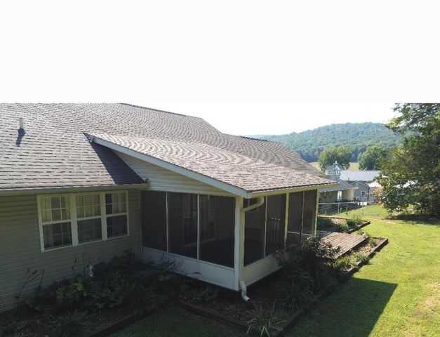 93 Penny Lane, Albany, KY 42602