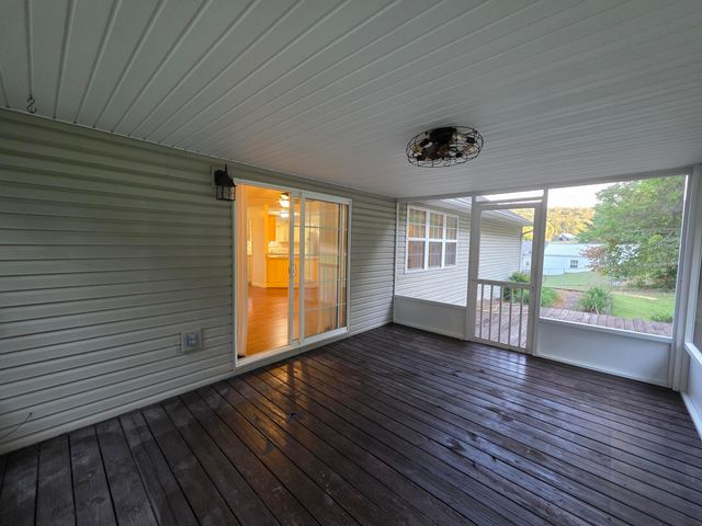 93 Penny Lane, Albany, KY 42602