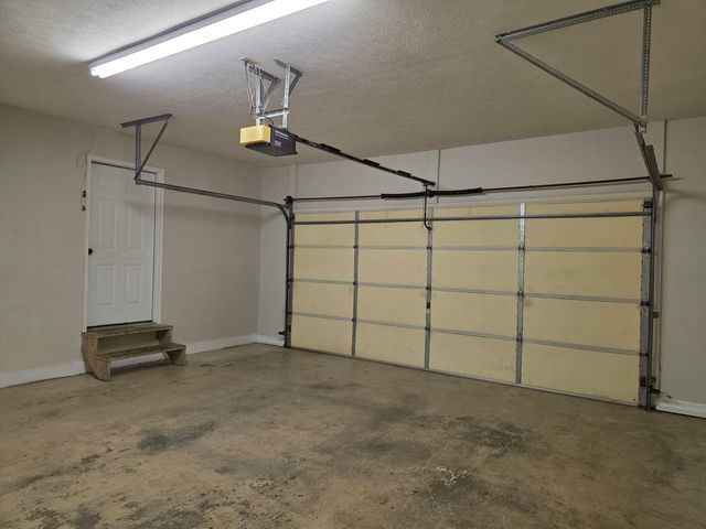 93 Penny Lane, Albany, KY 42602