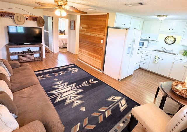 409 Moffett Springs Road, Huntsville, TX 77320