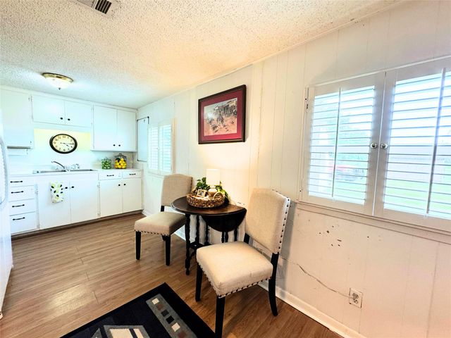 409 Moffett Springs Road, Huntsville, TX 77320