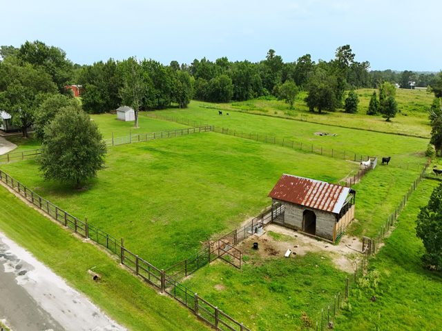 409 Moffett Springs Road, Huntsville, TX 77320