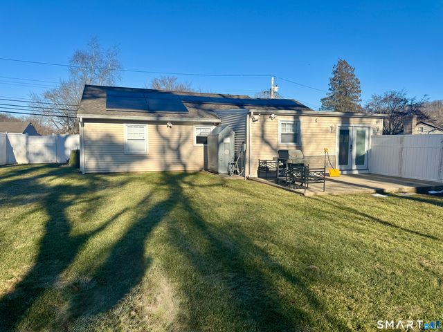 4 Hellstrom Road, East Haven, CT 06512