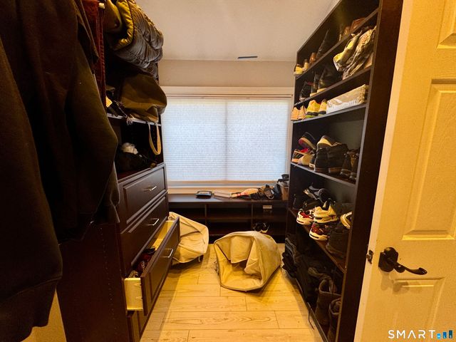 4 Hellstrom Road, East Haven, CT 06512