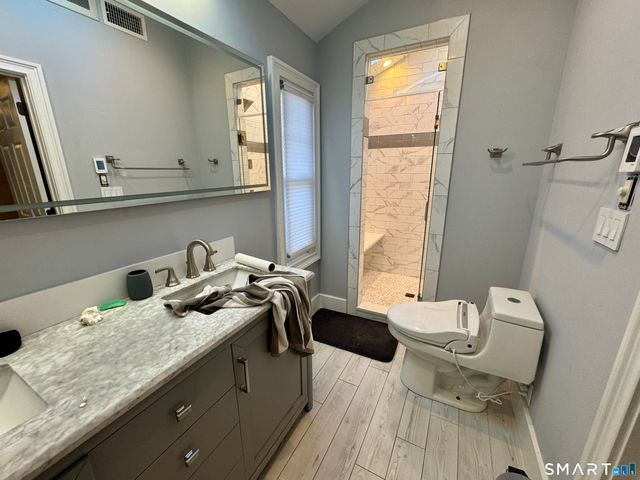 4 Hellstrom Road, East Haven, CT 06512