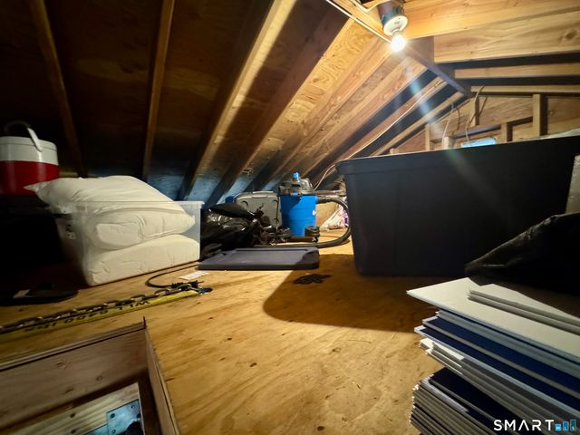 4 Hellstrom Road, East Haven, CT 06512