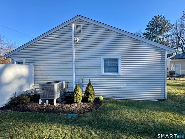 4 Hellstrom Road, East Haven, CT 06512