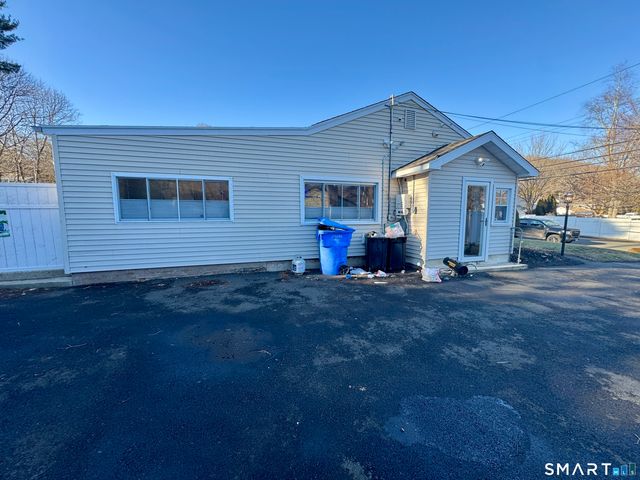 4 Hellstrom Road, East Haven, CT 06512