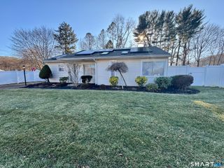 4 Hellstrom Road, East Haven, CT 06512