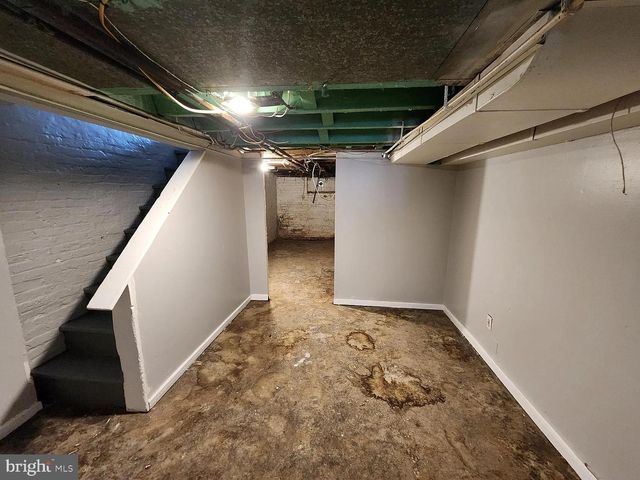 809 N CURLEY ST, Baltimore, MD 21205