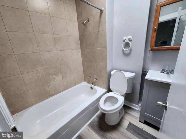 809 N CURLEY ST, Baltimore, MD 21205