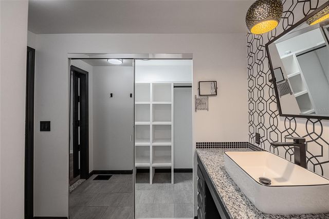 511 LAZY LAKE DRIVE W, Lakeland, FL 33801