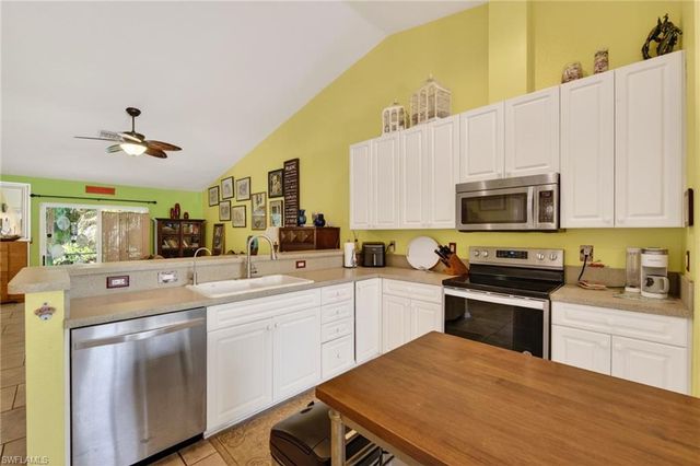 5520 Phillips ST, Bokeelia, FL 33922