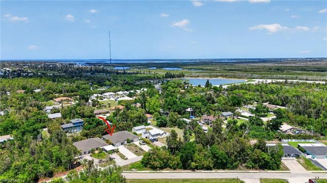 5520 Phillips ST, Bokeelia, FL 33922