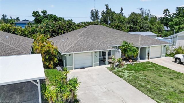 5520 Phillips ST, Bokeelia, FL 33922