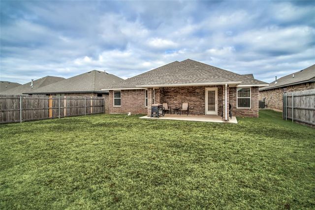 9113 Anaum Lane, Yukon, OK 73099