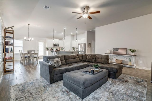 9113 Anaum Lane, Yukon, OK 73099