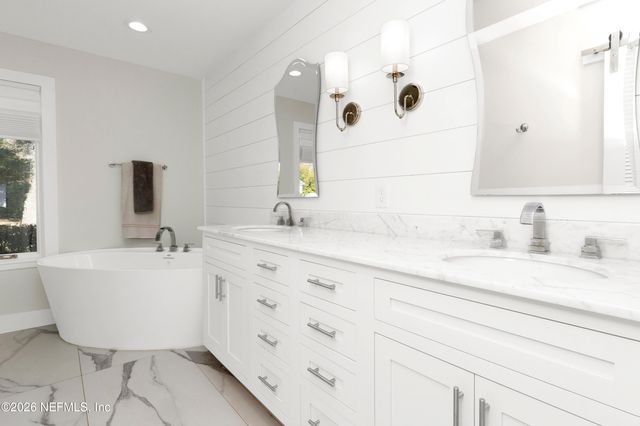 117 INDIAN HAMMOCK Lane, Ponte Vedra Beach, FL 32082