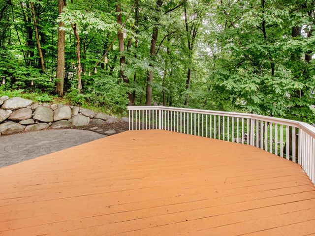 13900 Hill Ridge Drive, Hopkins, MN 55305
