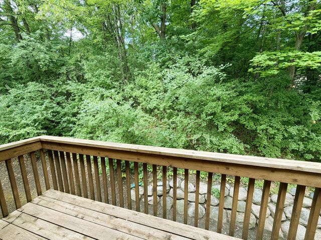 13900 Hill Ridge Drive, Hopkins, MN 55305