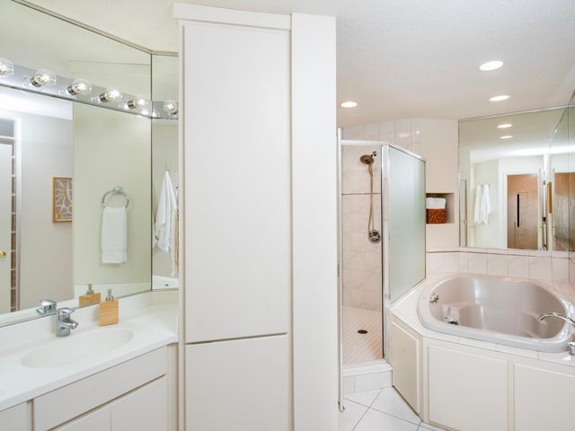 13900 Hill Ridge Drive, Hopkins, MN 55305