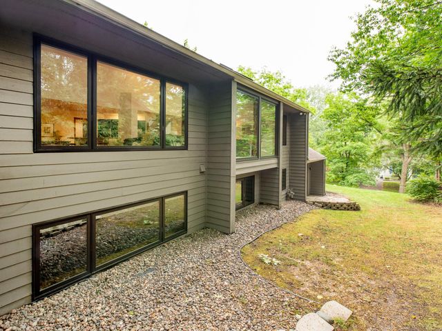 13900 Hill Ridge Drive, Hopkins, MN 55305