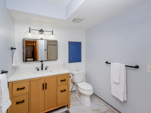 13900 Hill Ridge Drive, Hopkins, MN 55305