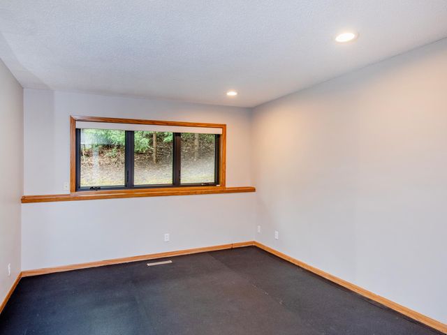 13900 Hill Ridge Drive, Hopkins, MN 55305