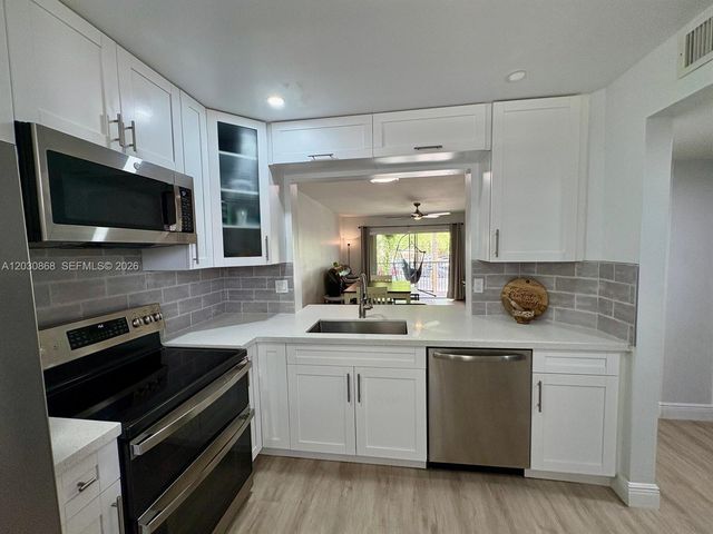8750 Royal Palm Blvd 208-3, Coral Springs, FL 33065