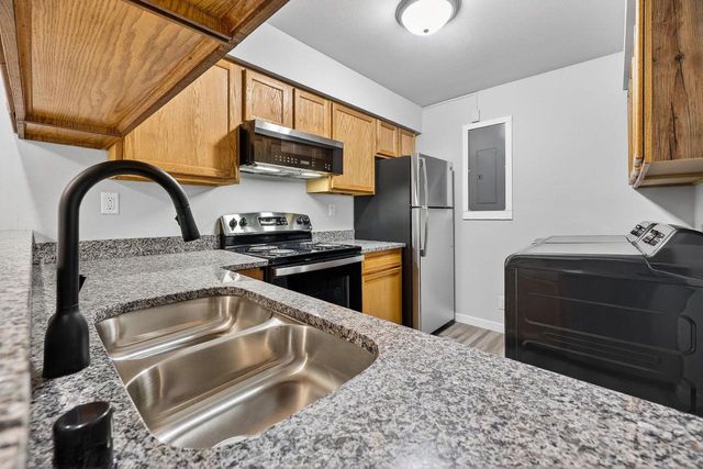 1501 Whispering Pines Way, Fitchburg, WI 53713