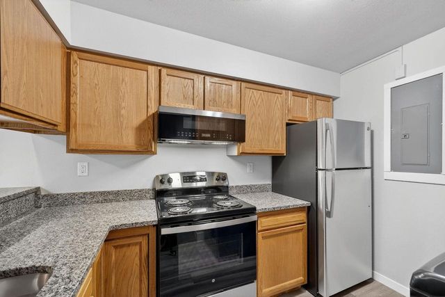 1501 Whispering Pines Way, Fitchburg, WI 53713