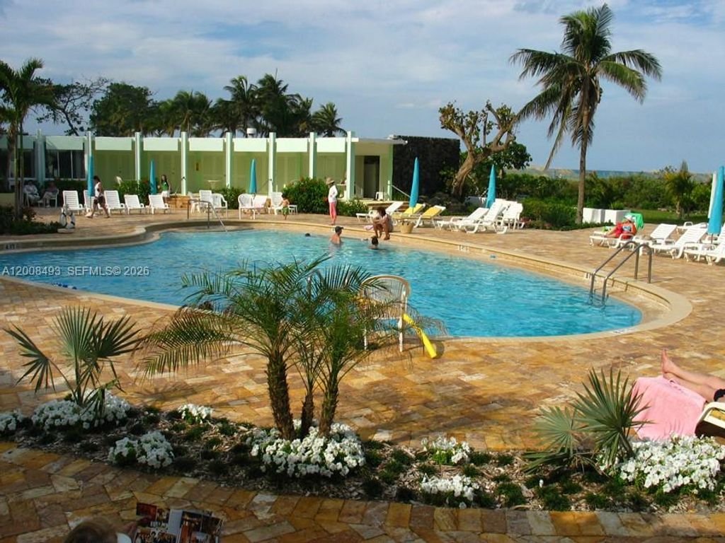 5055 Collins Ave 4C, Miami Beach, FL 33140