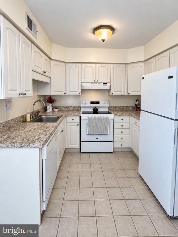 5765 CORSAIR CT, BENSALEM, PA 19020 — photo 4