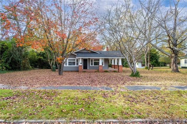 105 N Elm Street, Maxton, NC 28364