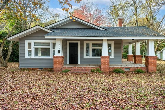 105 N Elm Street, Maxton, NC 28364