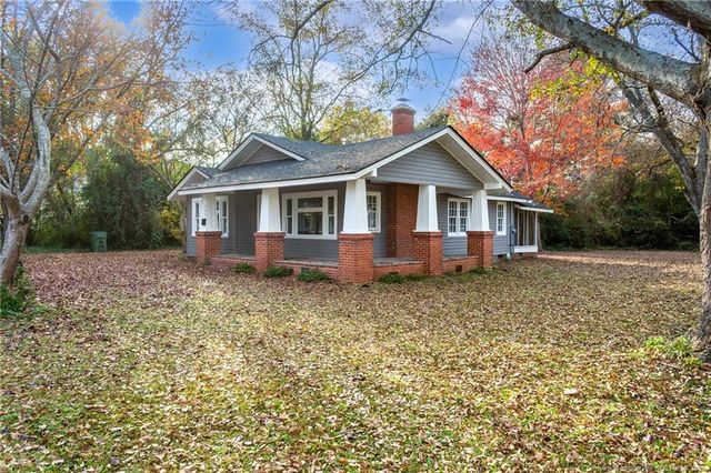 105 N Elm Street, Maxton, NC 28364