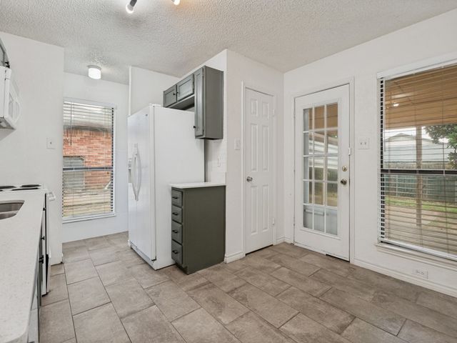 3006 Post Oak Drive, Euless, TX 76039