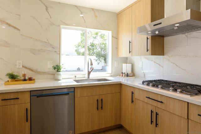 11359 Polaris Dr, San Diego, CA 92126