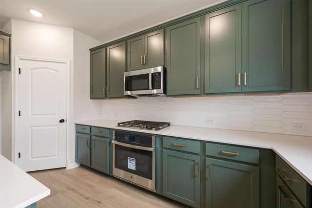 1832 Fannie RD, Georgetown, TX 78633