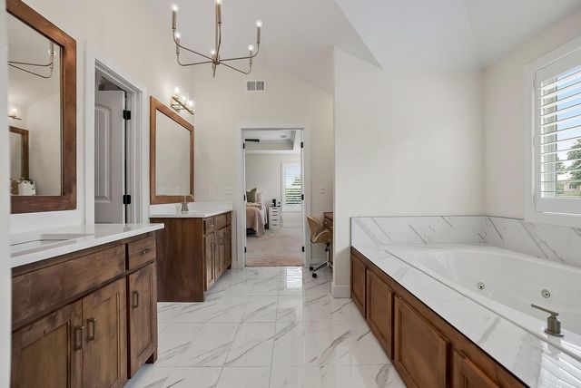 23905 W 70th Terrace, Shawnee, KS 66226