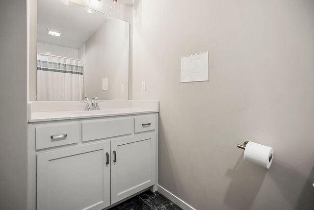 23905 W 70th Terrace, Shawnee, KS 66226