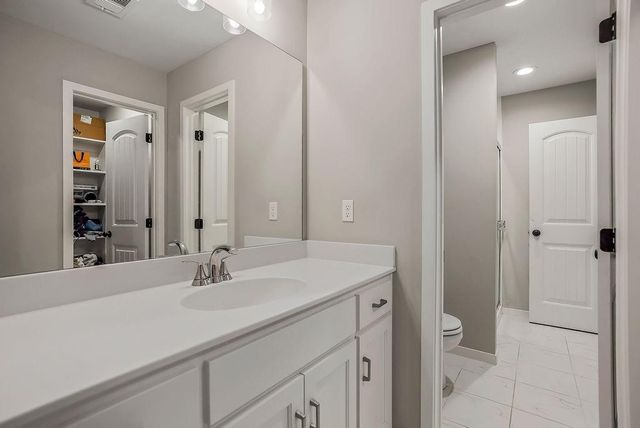 23905 W 70th Terrace, Shawnee, KS 66226